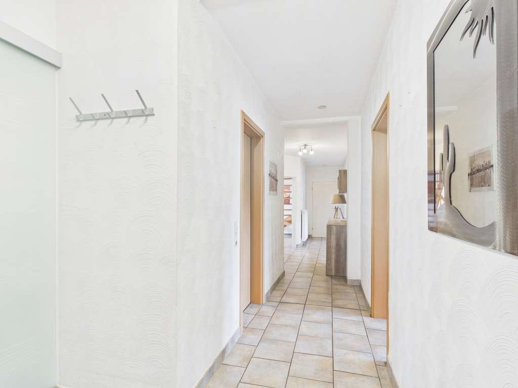 Immobilie in Kreuzau - KAPITALANLAGE MIT POTENZIAL: Großzügige Maisonettewohnung mit Garten & Garage - Bild 1