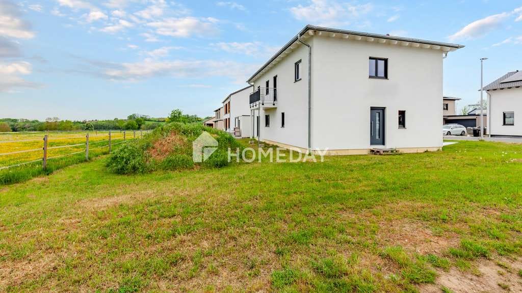 Immobilie in Scheßlitz - Raum für Visionen – Modernes Einfamilienhaus im Rohbau mit großem Grundstück in ruhiger Lage - Bild 1