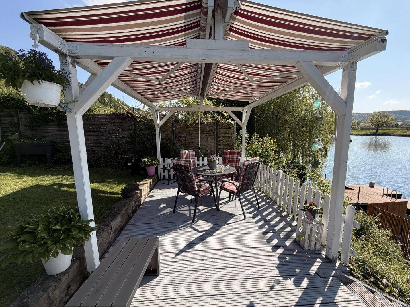 Immobilie in Vlotho - Wunderschönes Ferienhaus in Vlotho mit direktem Seezugang - Bild 4
