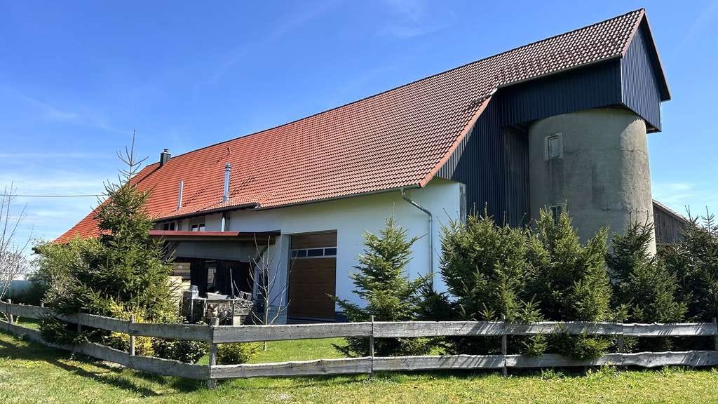 Immobilie in Woringen - Aufwendig modernisiertes Bauernhaus mit historischem Charme in Woringen - Bild 1