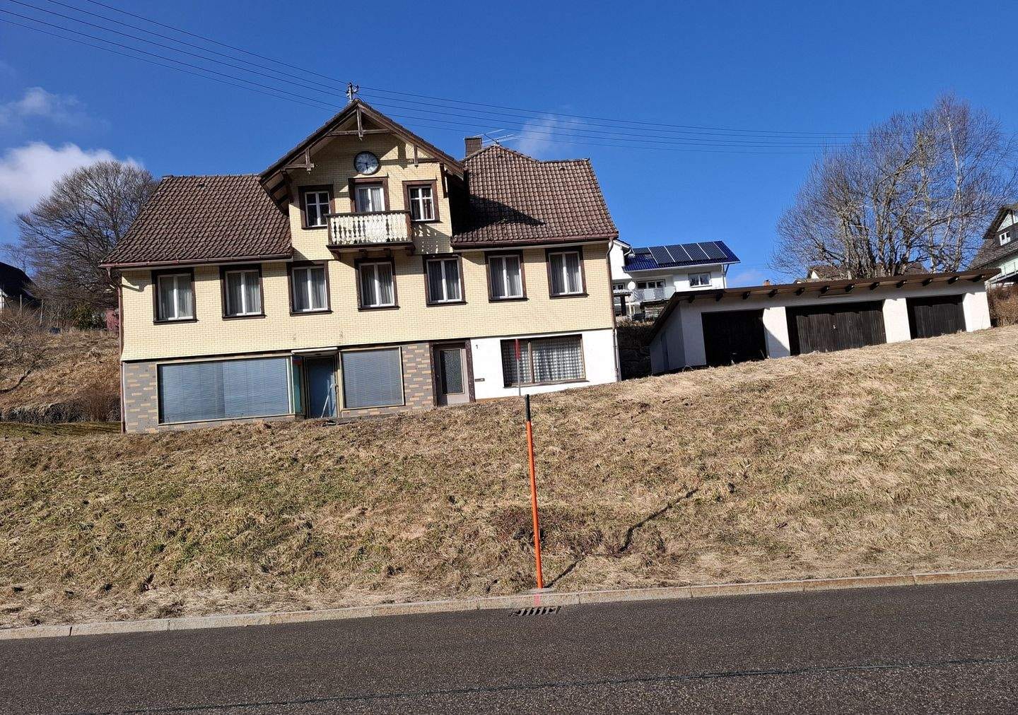 Immobilie in Eisenbach - Ehemaliges Wohn- und Geschäftshaus mit fast 300 m² Wohn- und Nutzfläche, drei Garagen, zwei Grundstücke - Bild 3