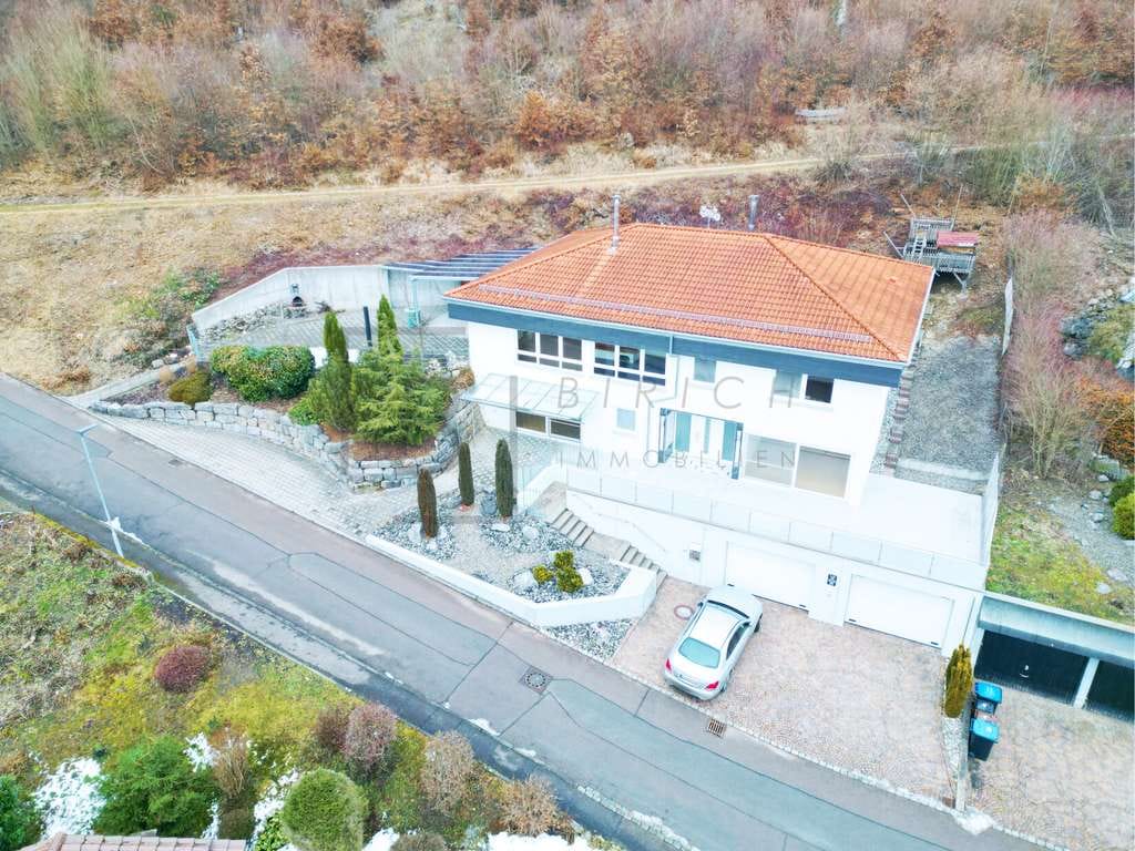 Immobilie in Schelklingen - Massiv gebautes Wohnhaus mit Einliegerwohnung, Kamin und Waldrandlage - Bild 4