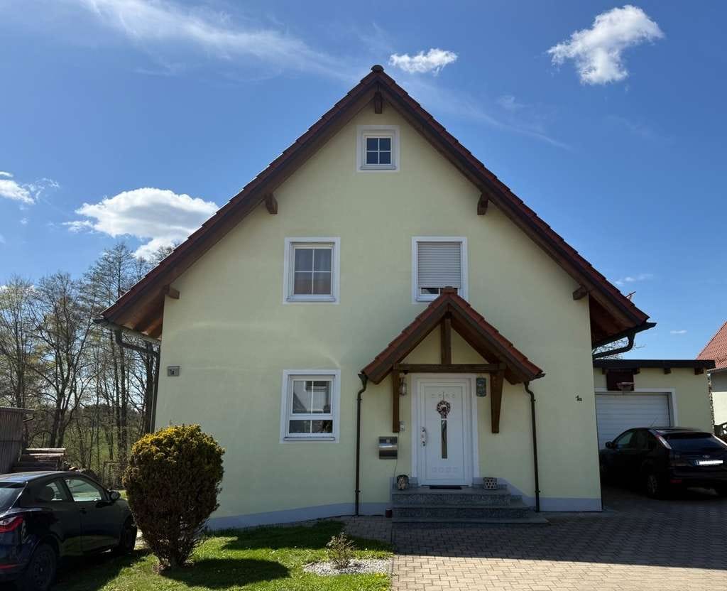 Immobilie in Konnersreuth - Ankommen und wohlfühlen – Ihr neues Zuhause mit Terrasse und Kaminofen! - Bild 0