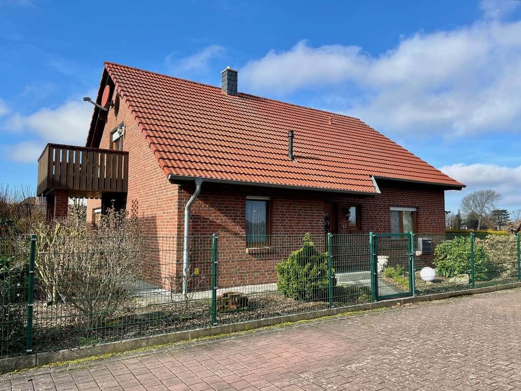 Immobilie in Lindhorst - Modernes Einfamilienhaus mit ELW in ruhiger Lage - Bild 2