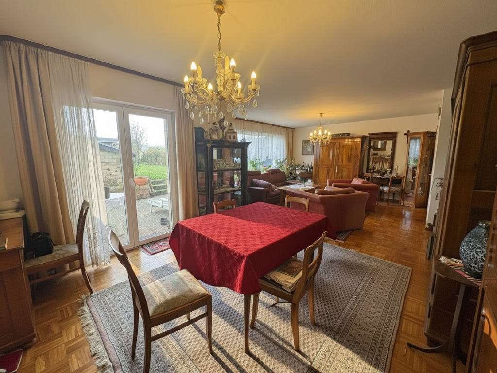 Immobilie in Stadecken-Elsheim - Großzügiges Einfamilienhaus mit Terrasse und Garten in Feldrandlage - Bild 3