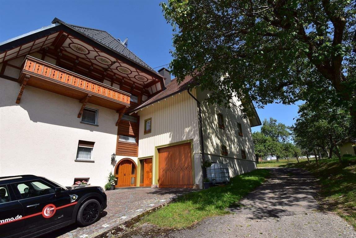 Immobilie in Ühlingen-Birkendorf - Hereinspaziert! Sehr gepflegtes 2-3 Familienhaus, mit Bauplatz-Option! - Bild 1