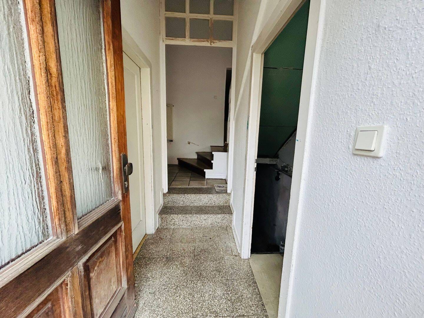 Immobilie in Hungen - Einfamilienhaus mit Charme und Potential im Ortskern von Hungen - Utphe - Bild 2