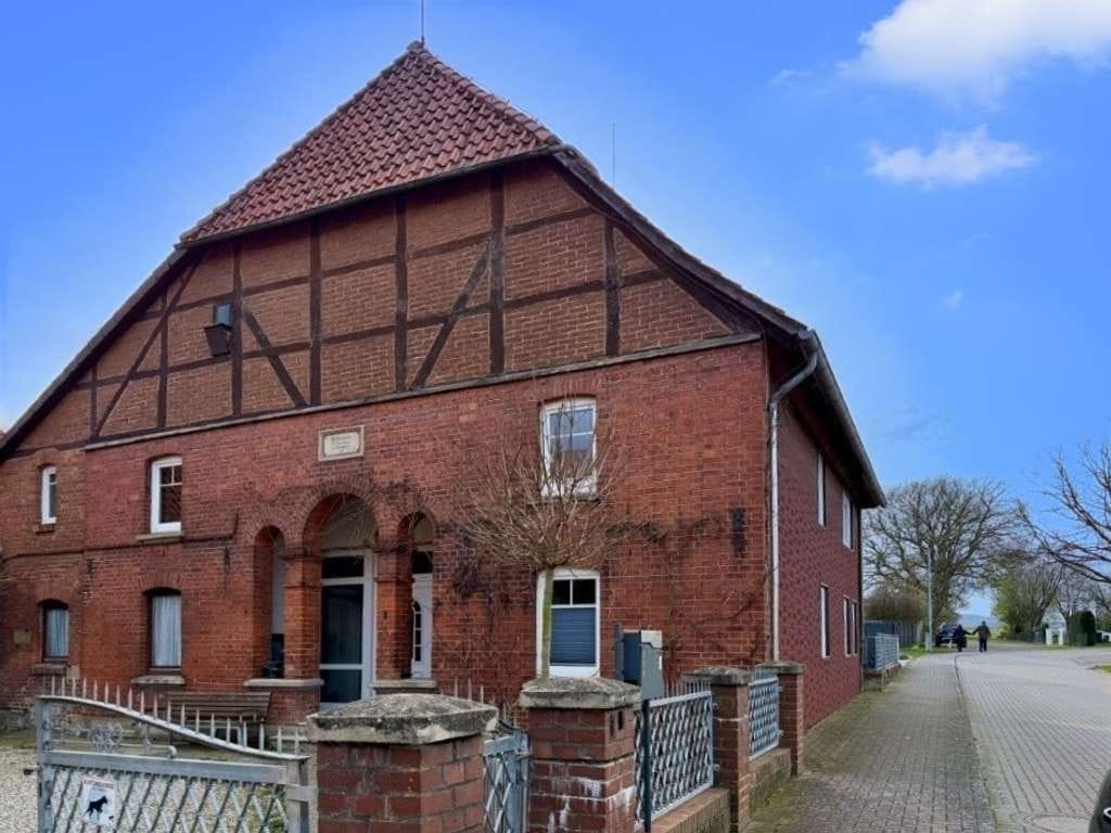 Immobilie in Springe - Historisches Bauernhaus  mit Charakter in dörflicher Lage  - Bild 1