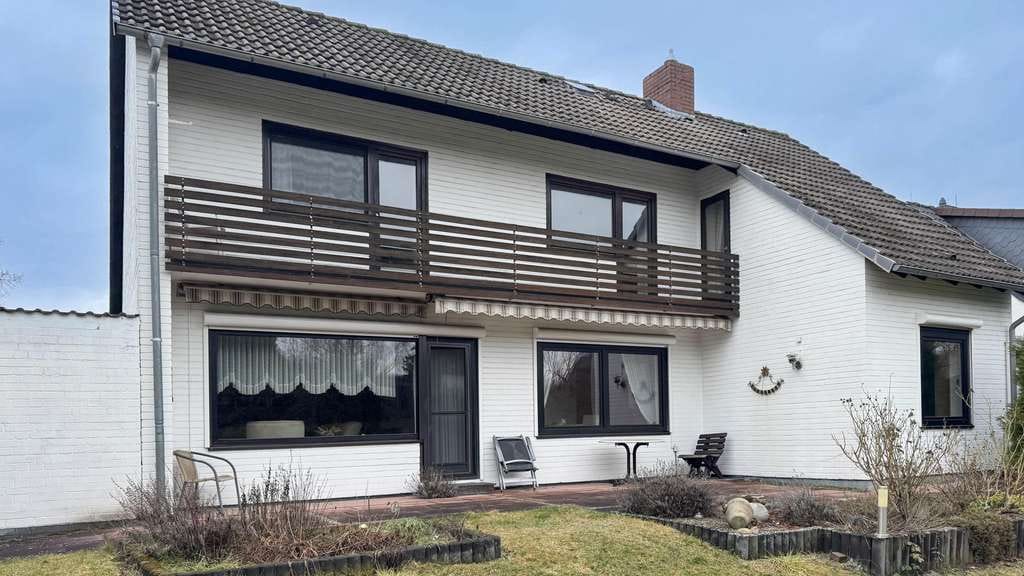 Immobilie in Cremlingen - Familienfreundliches Einfamilienhaus mit großem Garten auf Erbpachtgrundstück in Weddel - Bild 2
