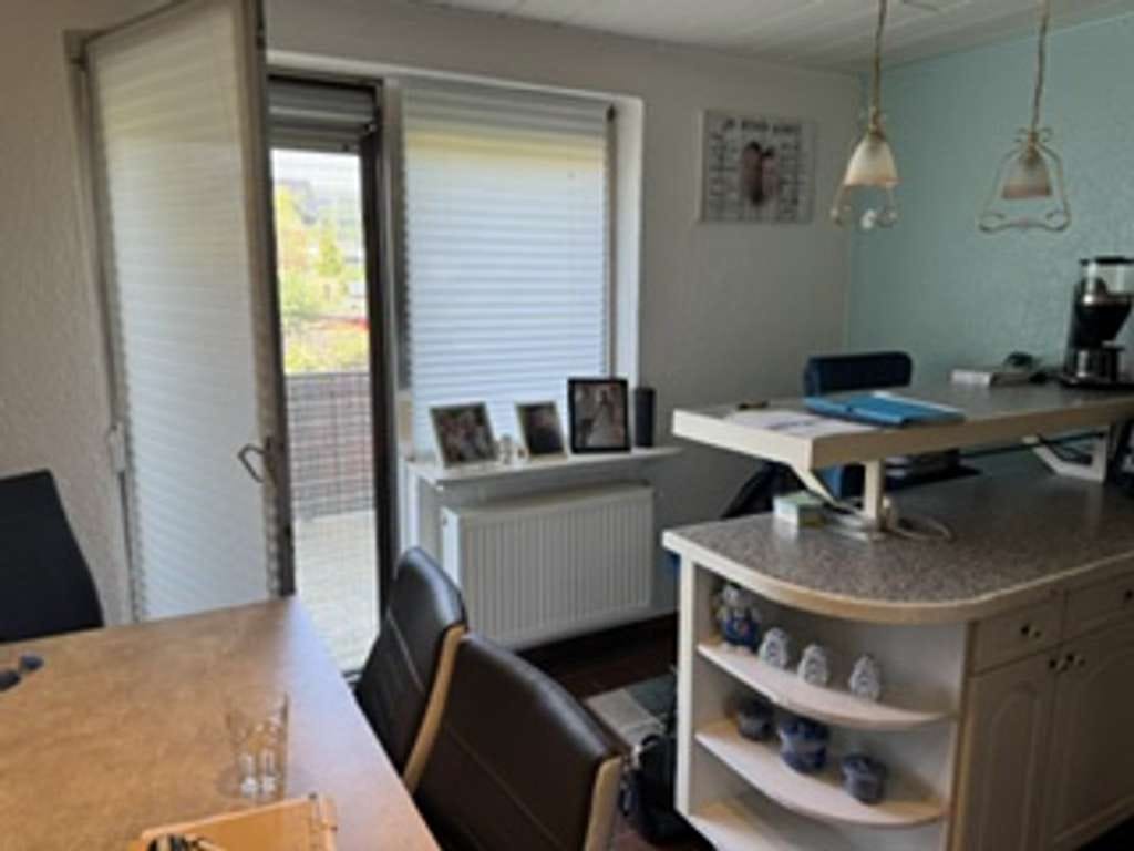 Immobilie in Brachbach - Brachbach, solides Einfamilienhaus mit sonnigem, großen Grundstück. - Bild 4