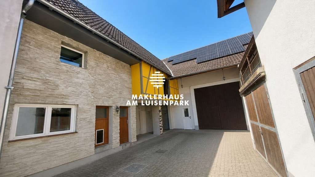 Immobilie in Weingarten (Pfalz) - Historisches Hofanwesen mit umfangreich saniertem Wohnhaus, Werkhallen, Stallungen und Garagen - Bild 1