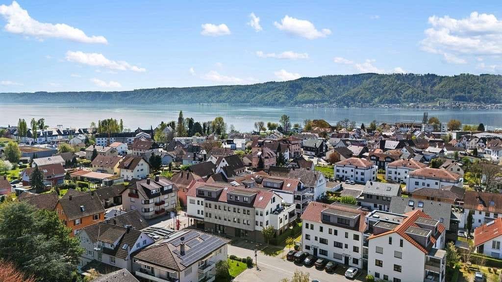 Immobilie in Bodman-Ludwigshafen - TOPZUSTAND: Moderne 4,5-Zimmer-Wohnung mit Balkon und Aufzug in Ludwigshafen am Bodensee! - Bild 0