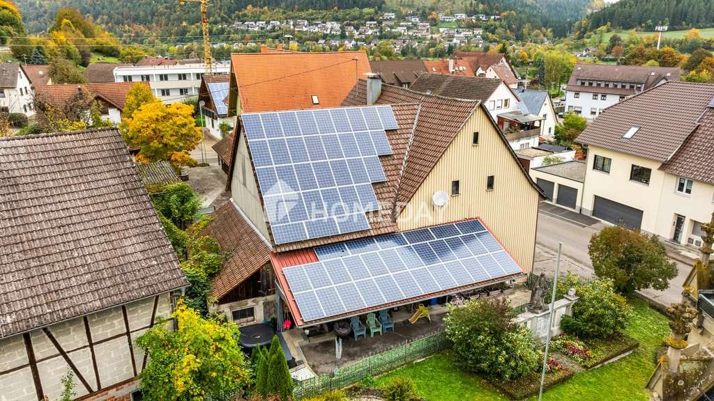 Immobilie in Oberndorf am Neckar - Ideal für Mehrgenerationenwohnen: Fortlaufend modernisiertes Bauernhaus mit ELW & Ausbaupotenzial - Bild 3