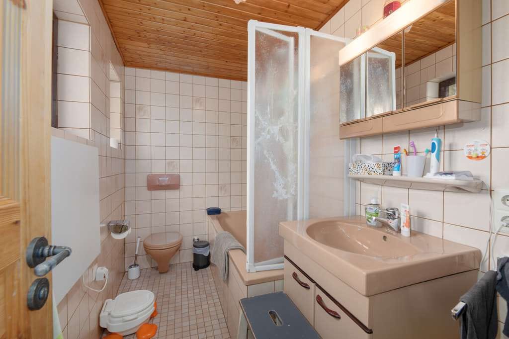 Immobilie in Königsbach-Stein - eihenmittelhaus mit Innenhof, Garten und individuellem Gestaltungspotenzial! - OT Königsbach - Bild 4