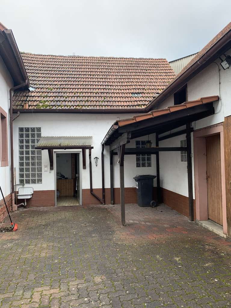 Immobilie in Herxheim - Sofort beziehbares Wohnhaus mit großer Garage und Garten! - Bild 4