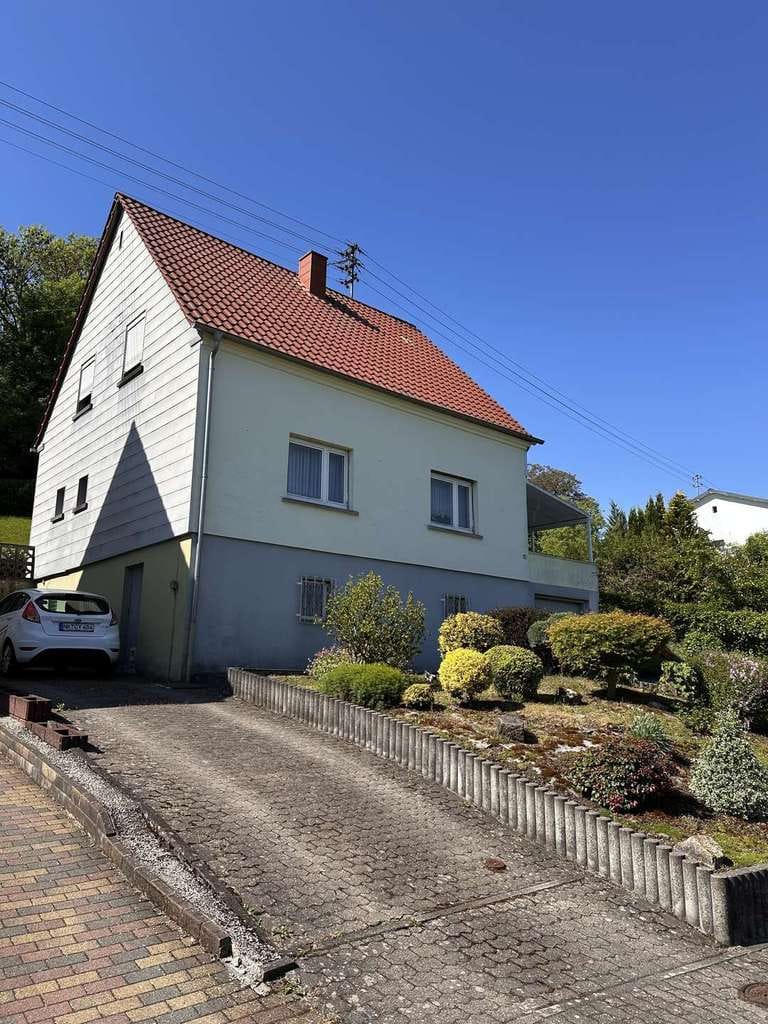 Immobilie in Merchweiler - Gemütliches Einfamilienhaus mit Garten in Wemmetsweiler - Bild 0