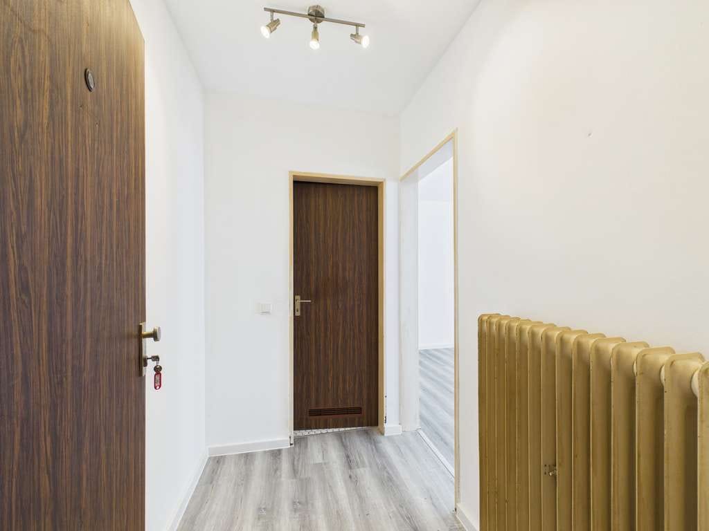 Immobilie in Brühl - Brühl, Vierfamilienhaus mit zwei bezugsfreien Wohnungen,  zwei Terrassen,  zwei Balkone, Garagen - Bild 4