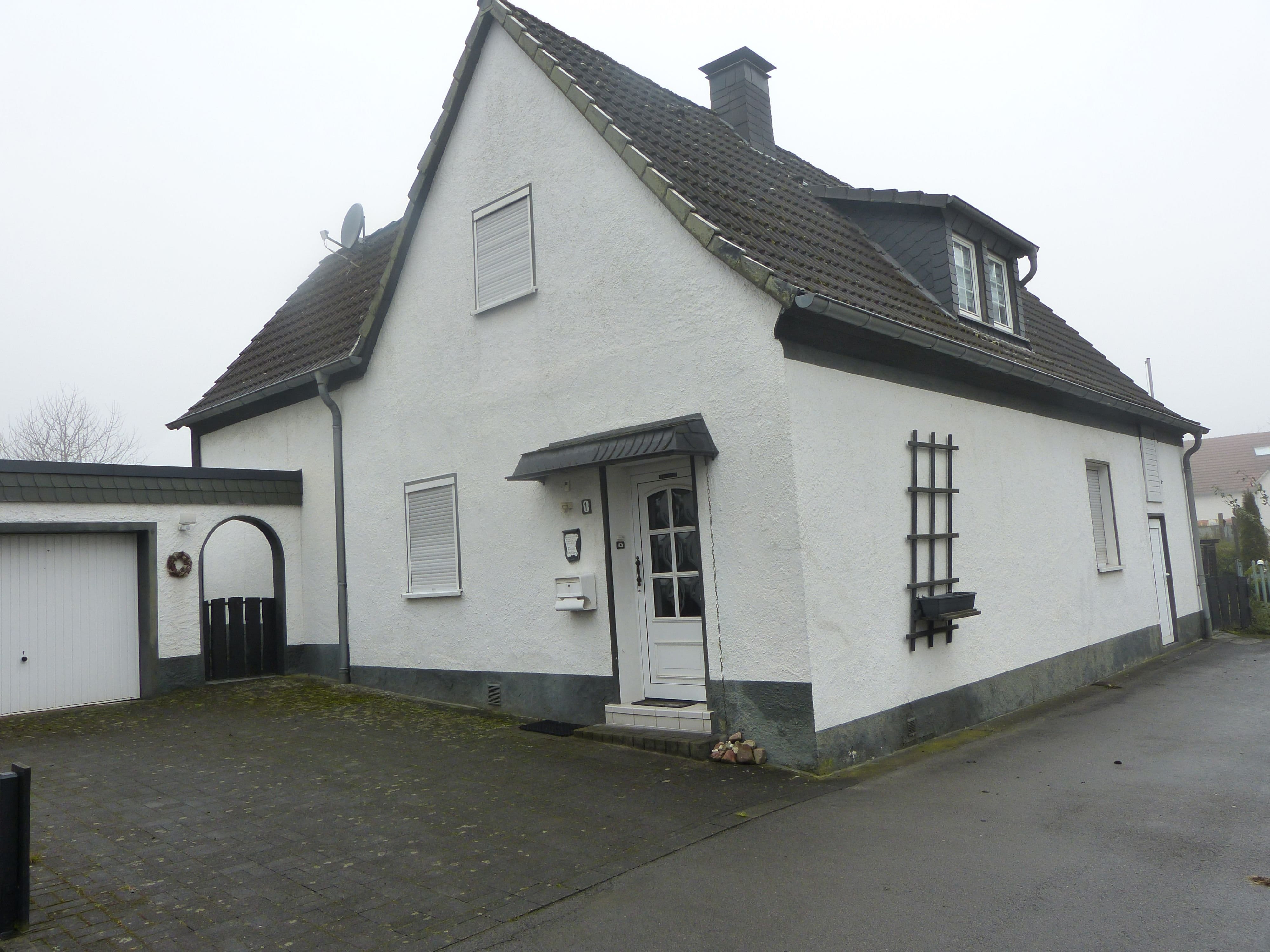 Immobilie in Neuenrade - Eingeschossiges Wohnhaus im Ortskern von Neuenrade-Küntrop. - Bild 0