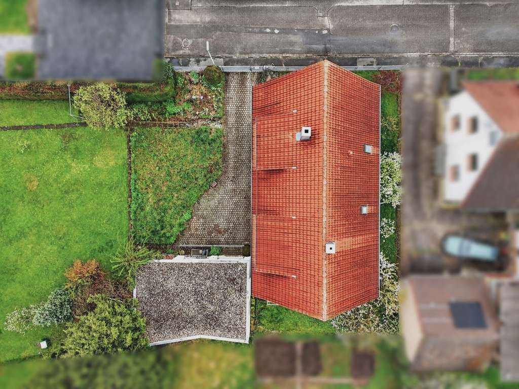 Immobilie in Keltern - Renovierungsbedürftiges Zweifamilienhaus in ruhiger Wohnlage von Keltern / Ellmendingen - Bild 2