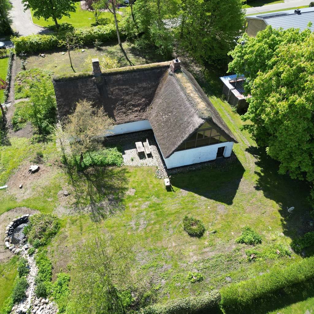 Immobilie in Achtrup - Liebhaberobjekt in Nordfriesland – Historisches Reetdachhaus mit beeindruckender Galerie - Bild 3