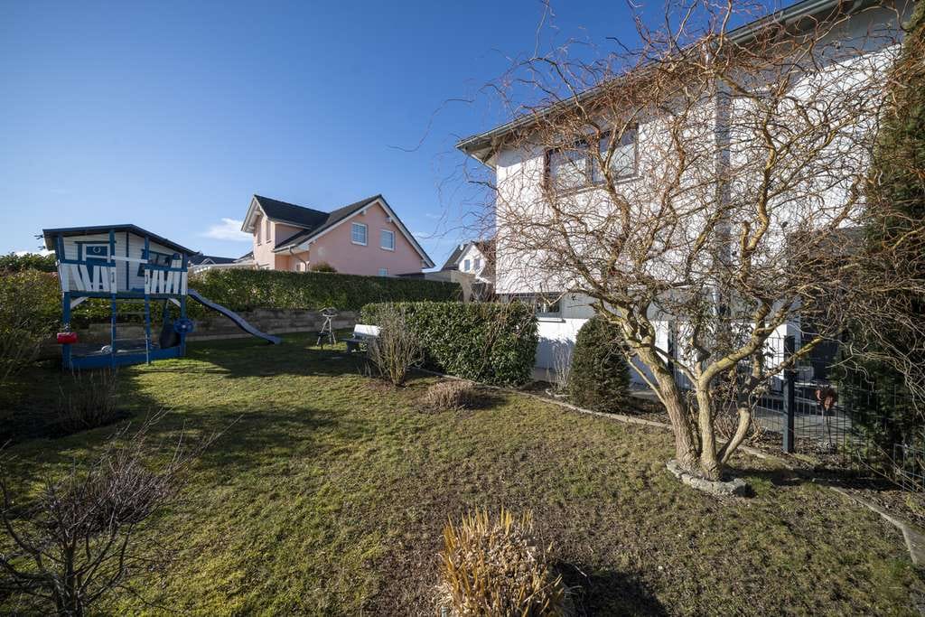 Immobilie in Volkertshausen - Modernes Einfamilienhaus mit Gartenfreude und großzügigem Wohngefühl - Bild 4