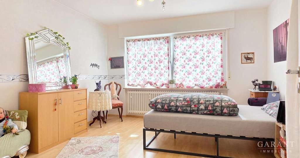 Immobilie in Weilheim an der Teck - ** Gepflegte 2 Zimmer-Wohnung mit Süd-Balkon in ruhiger Lage ** - Bild 2