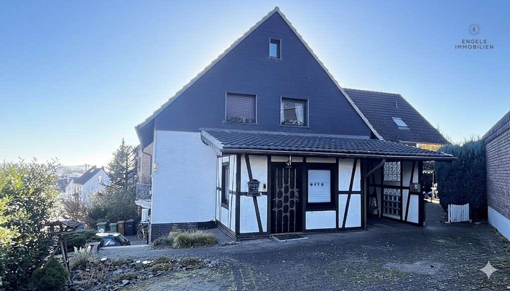 Immobilie in Neustadt (Wied) - Gepflegtes Einfamilienhaus mit Büroeinheit - Bild 1