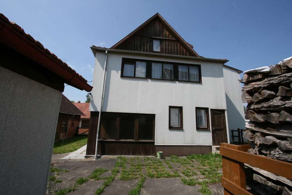 Immobilie in Grabfeld - Einfamilienhaus mit Nebengebäuden in Nordheim - Bild 2
