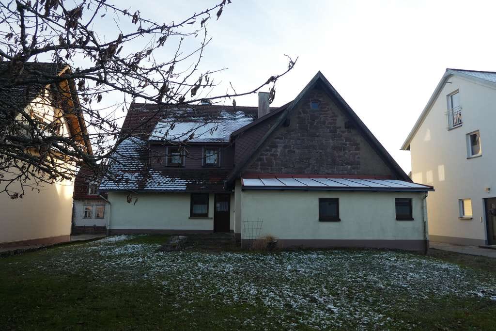 Immobilie in Dobel - Viel Platz zum Wohnen mit großem Grundstück - Bild 2