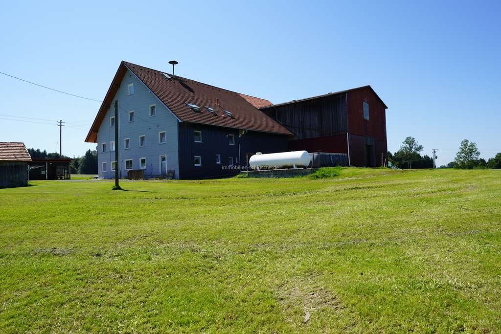 Immobilie in Altusried - Wohnen in einem Bauernhaus ist der Traum von Vielen zur vielseitigen Nutzung - Bild 1
