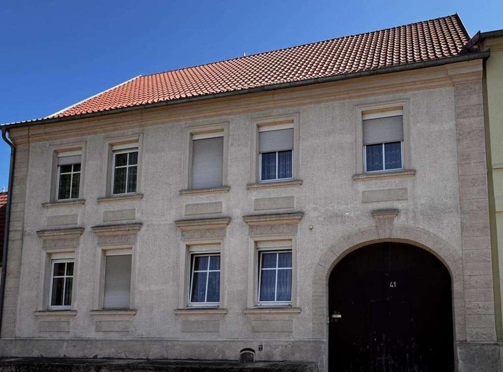 Immobilie in Arneburg - Leben wo andere Urlaub machen - Bauernhaus mit Scheune, Nebengelass & Garten in Arneburg - Bild 1
