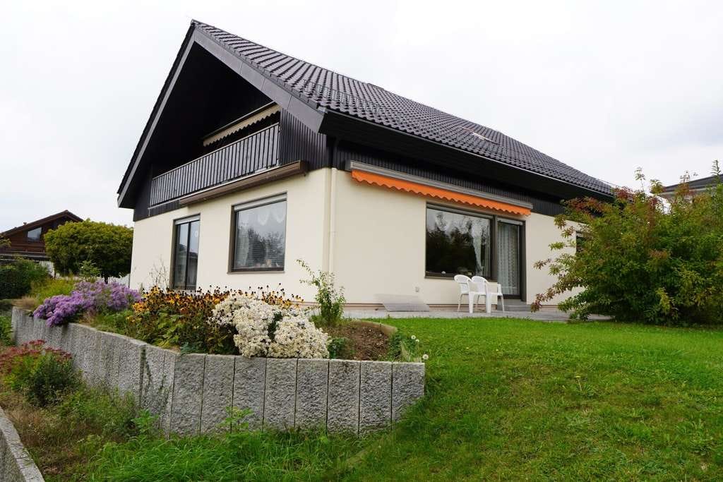 Immobilie in Warthausen - Ruhiges 1- 2 Familienhaus in Oberhöfen - Bild 0