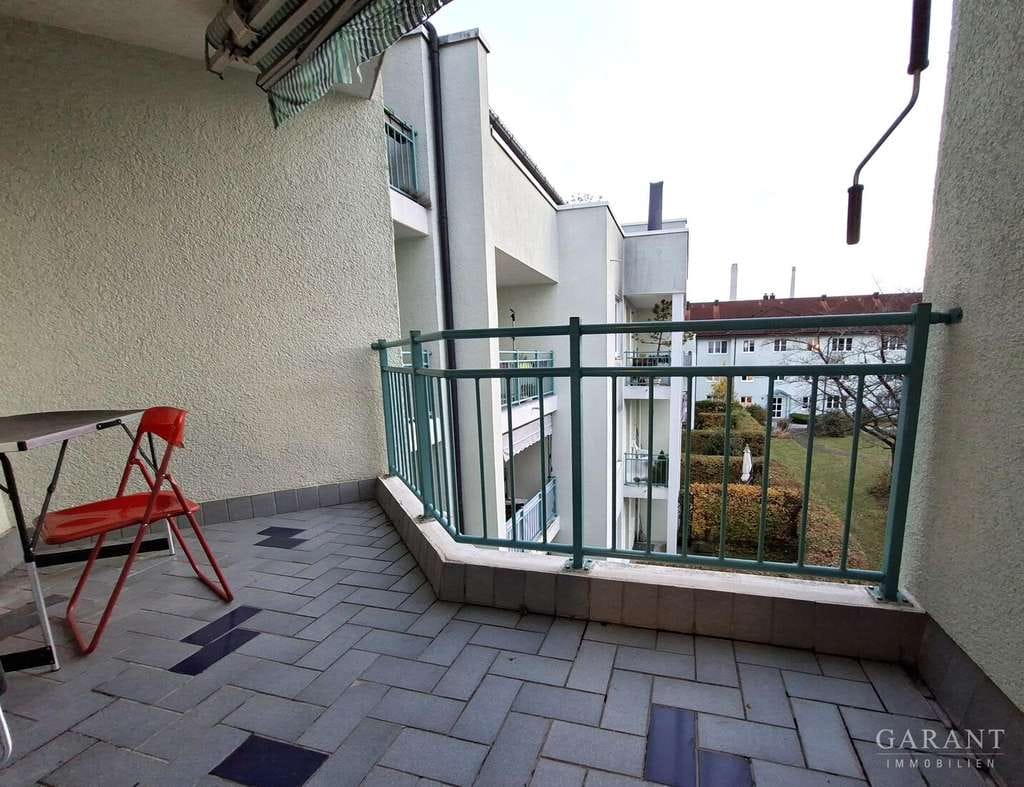 Immobilie in Unterföhring - Stilvolle 3 Zimmer-Wohnung mit Garagenplatz in Unterföhring - Kapitalanlage mit Potenzial - Bild 2