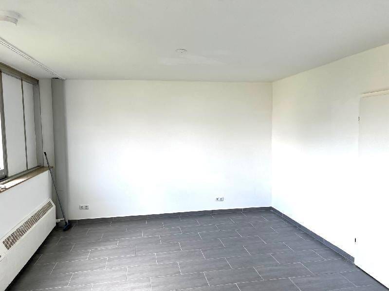 Immobilie in Köln - Köln zentral modernisiertes Apartment 2.OG Wannenbad neue Pantryküche Pool u.Saunanutzung ab 01.07. - Bild 3