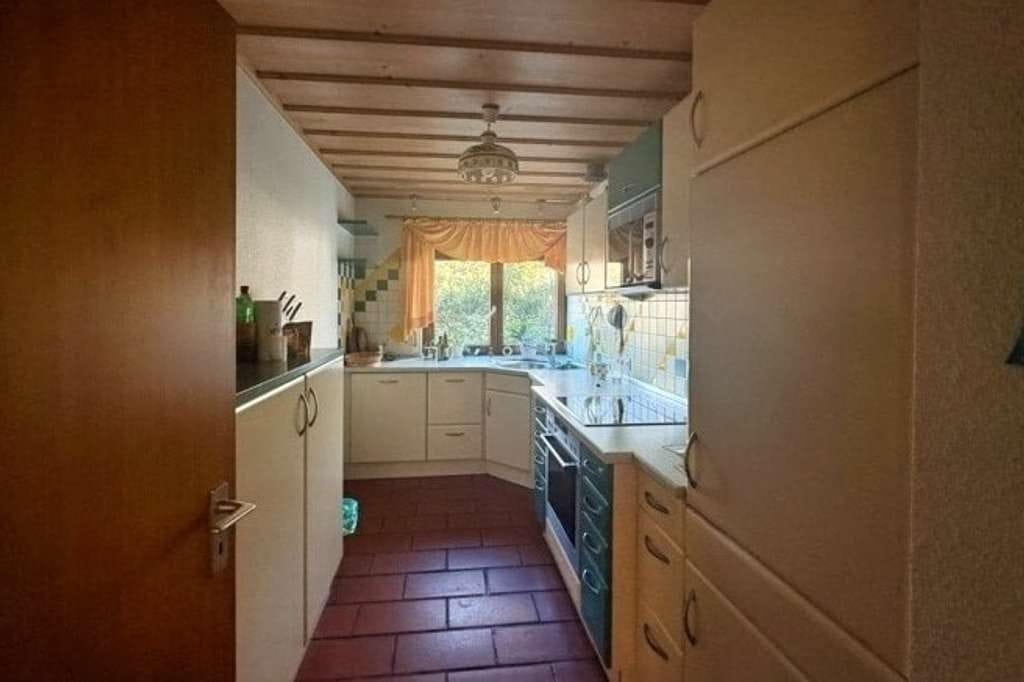 Immobilie in Altdorf bei Nürnberg - Großes freistehendes 1- bis 2-Familienhaus in Altdorf mit Garten und Garage - Bild 3