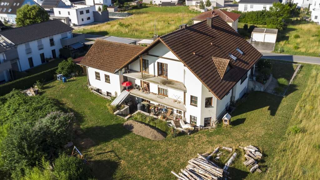 Immobilie in Schwandorf - 13 Zimmer | ca. 418 m² Wohnfläche | 1.413 m² Grundstück in Schwandorf - Bild 2