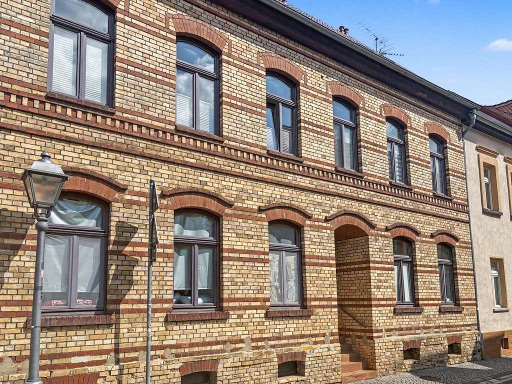 Immobilie in Lutherstadt Eisleben - Kapitalanlage im Stadtzentrum von Lutherstadt Eisleben – voll vermietetes Mehrfamilienhaus - Bild 0