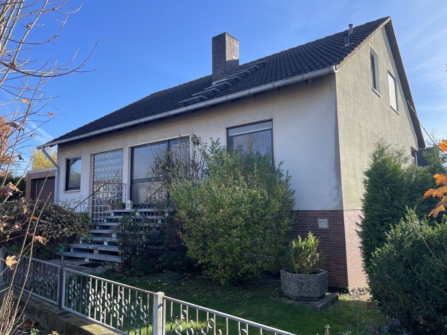Immobilie in Grebenstein - Großes Zweifamilienhaus in ruhiger Wohnlage von Grebenstein - Bild 1