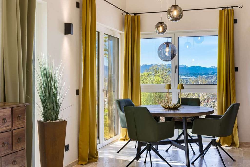 Immobilie in Hohenpeißenberg - Stilvolles Familiendomizil mit Einliegerwohnung und spektakulärem Alpenblick - Bild 4