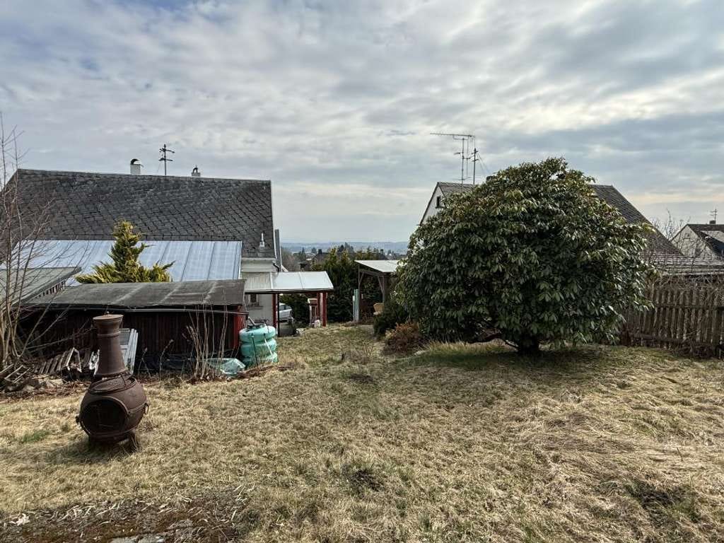 Immobilie in Helmbrechts - Kleine Doppelhaushälfte mit Carport auf Erbpachtgrundstück - Bild 3