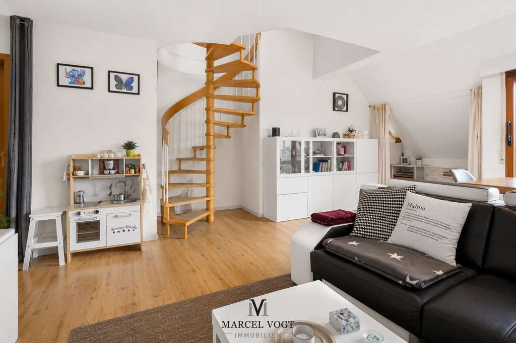 Immobilie in Wolfschlugen - Ein Wohngefühl, das begeistert– 4,5-Zimmer-Maisonettewohnung - Bild 2