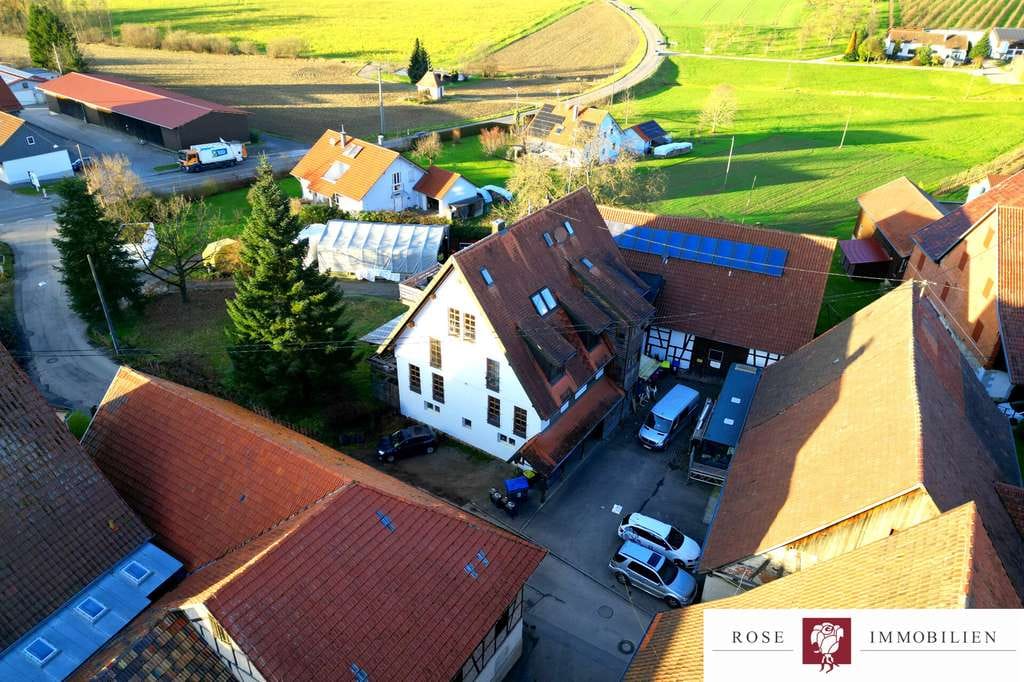 Immobilie in Leutenbach - Großzügige Etagenwohnung mit großem Wohn- und Essbereich sowie einem Außenstellplatz in Leutenbach-H - Bild 1