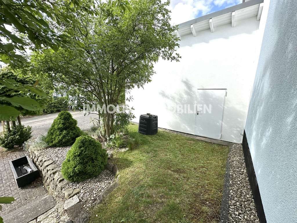 Immobilie in Hünfeld - Zentral gelegenes Einfamilienhaus mit Doppelgarage in Hünfeld - Bild 3