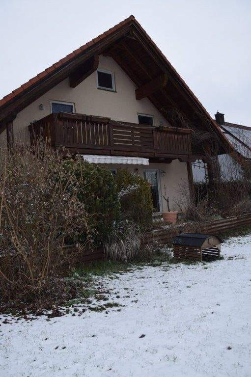Immobilie in Großhabersdorf - Wunderschönes Einfamilienhaus mit Kachelofen, Doppelgarage- Garten-90613 Großhabersdorf/OT Vincenzenbronn - Bild 2