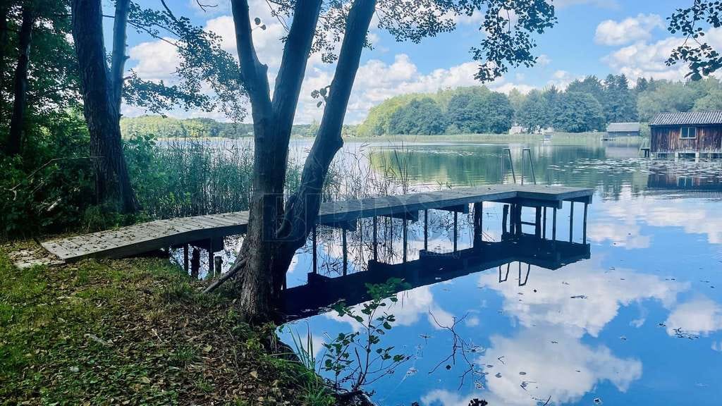 Immobilie in Rheinsberg - 🚤 Unglaubliches Seegrundstück mit Baugenehmigung für 2 EFH | ✅ Bootssteg | ✅ Baugrundstück - Bild 0