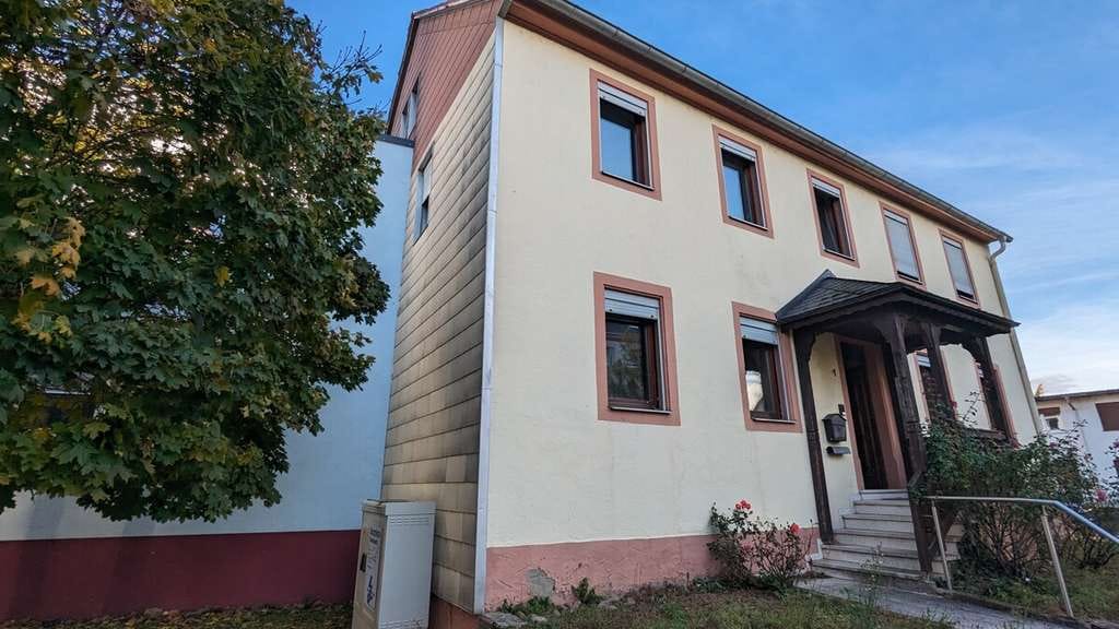 Immobilie in Erlenbach am Main - Zweifamilienhaus mit viel Ausbaupotenzial – 
Ihr neues Zuhause in Erlenbach am Main! - Bild 2