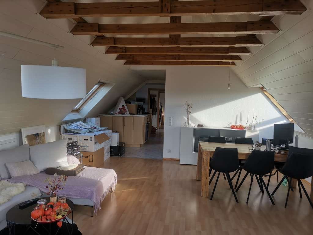 Immobilie in Erlenbach - Von Privat: Gepflegte 3,5-Zimmer Dachgeschosswohnung mit Balkon und Stellplatz in Erlenbach - Bild 3