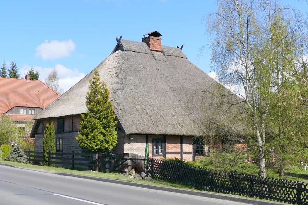 Immobilie in Murchin - Doppelhaushälfte mit Reetdach auf großem Grundstück vor Usedom - Bild 1