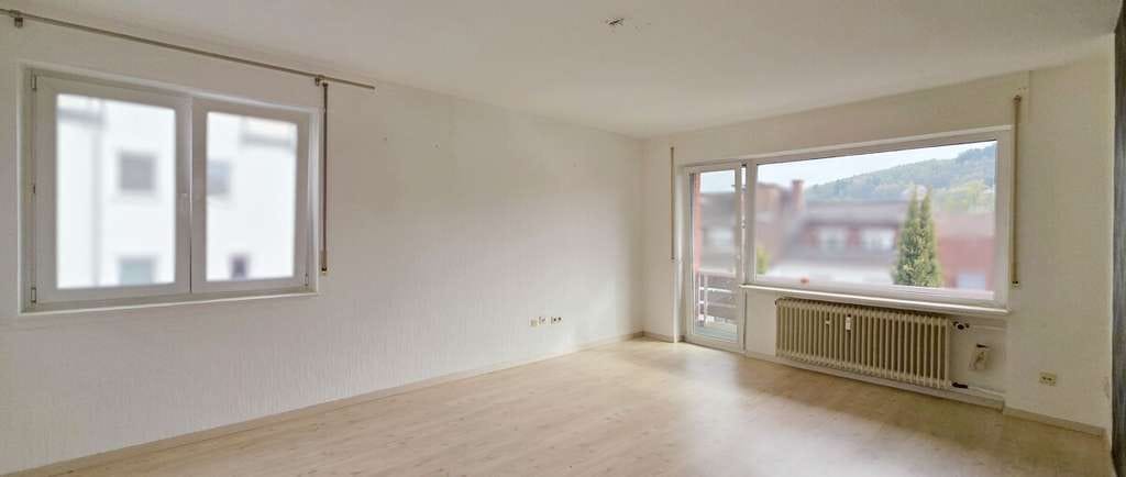 Immobilie in Bad Orb - Mehrfamilienhaus mit Gewerbe-Praxis-Fläche in Bad Orb – Renditeobjekt mit 4 Einheiten + Gewerbefl. - Bild 3