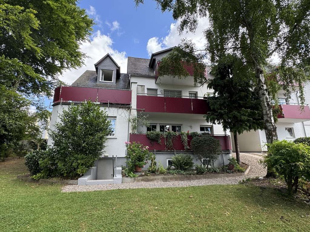 Immobilie in Nastätten - Charmante Maisonettewohnung (60 m²) mit Studio und Balkon mit Blick ins Grüne - Bild 1